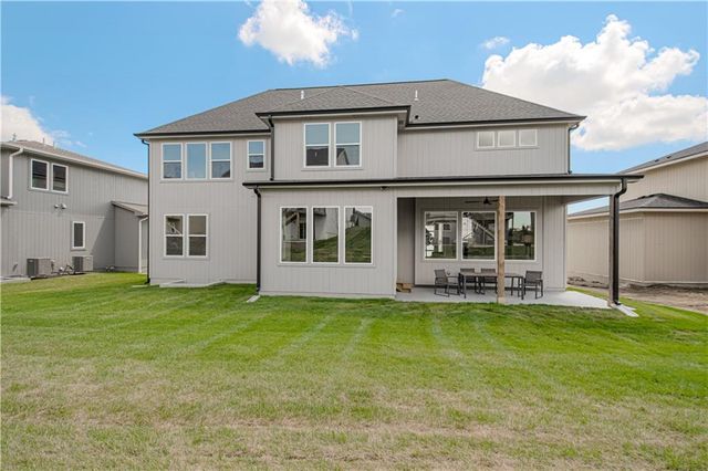 1716 SW Arbor Park Drive, Lee's Summit, MO 64082