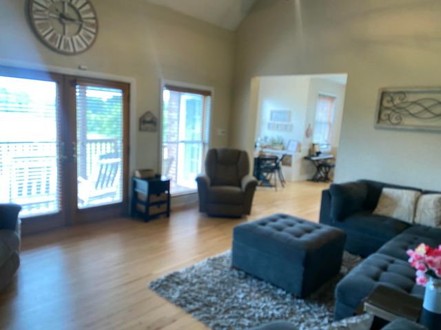 7071 E Farm Road 194, Rogersville, MO 65742