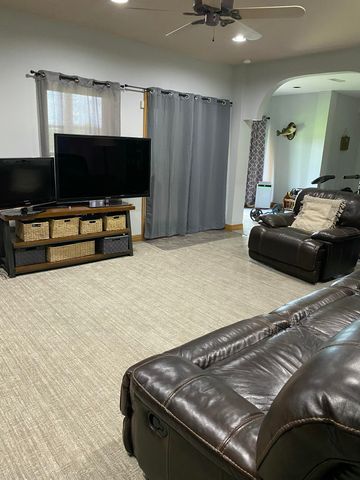 7071 E Farm Road 194, Rogersville, MO 65742
