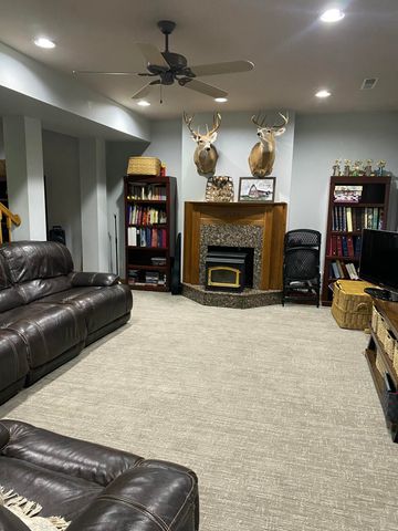 7071 E Farm Road 194, Rogersville, MO 65742