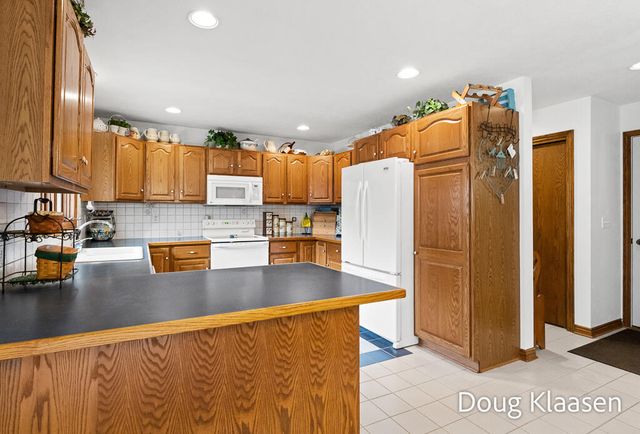 4618 44th Street, Holland, MI 49423