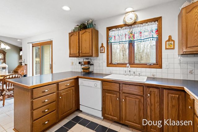 4618 44th Street, Holland, MI 49423