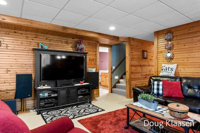 4618 44th Street, Holland, MI 49423