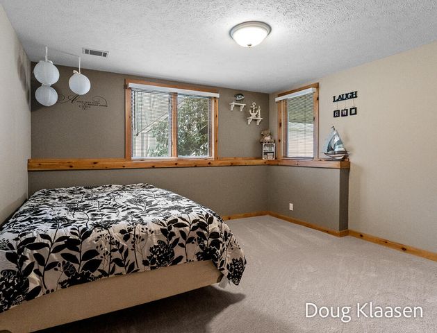 4618 44th Street, Holland, MI 49423