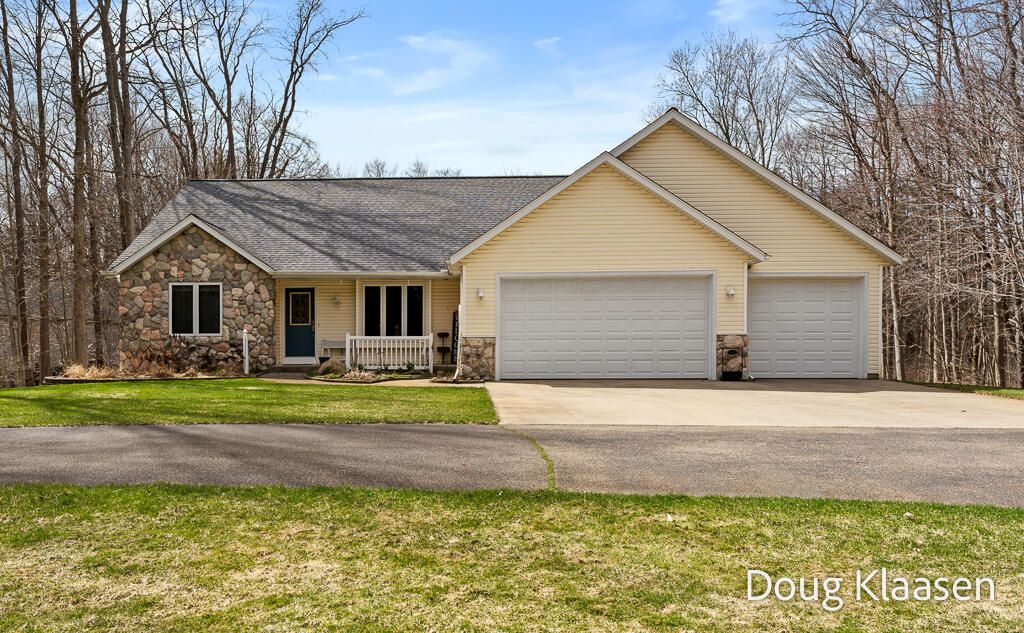 4618 44th Street, Holland, MI 49423