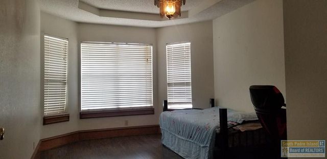 2901 Lakewood Dr., Harlingen, TX 78550