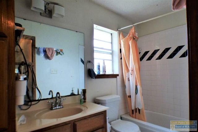 2901 Lakewood Dr., Harlingen, TX 78550