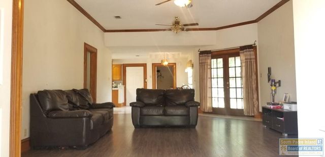 2901 Lakewood Dr., Harlingen, TX 78550