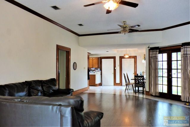 2901 Lakewood Dr., Harlingen, TX 78550
