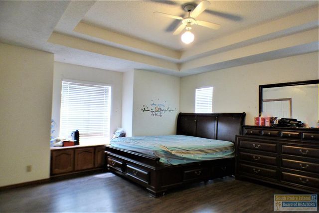 2901 Lakewood Dr., Harlingen, TX 78550