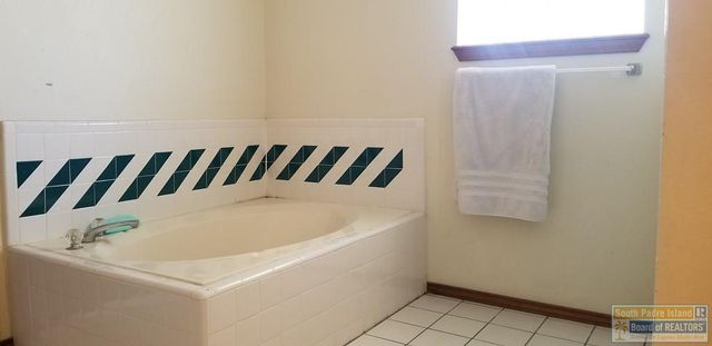 2901 Lakewood Dr., Harlingen, TX 78550