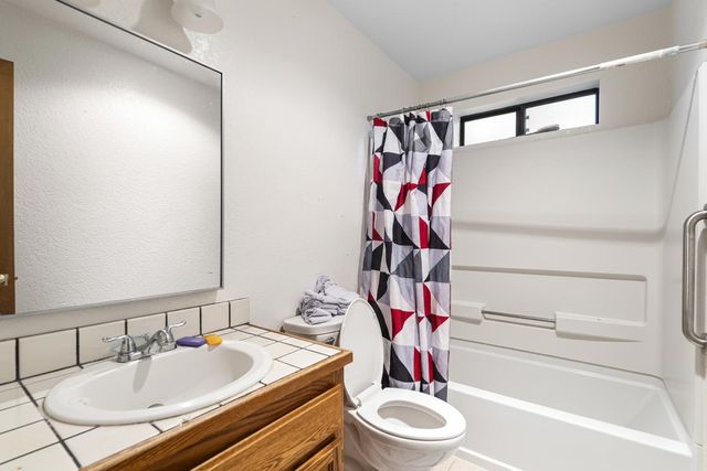 14621 Bridgeport Cir, Magalia, CA 95954