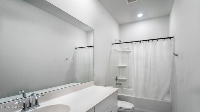 7956 N Balfour Drive, Calabash, NC 28467