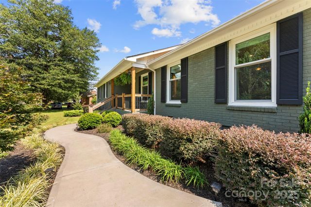 2565 Oxford Circle, Lancaster, SC 29720
