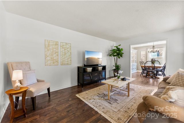 2565 Oxford Circle, Lancaster, SC 29720