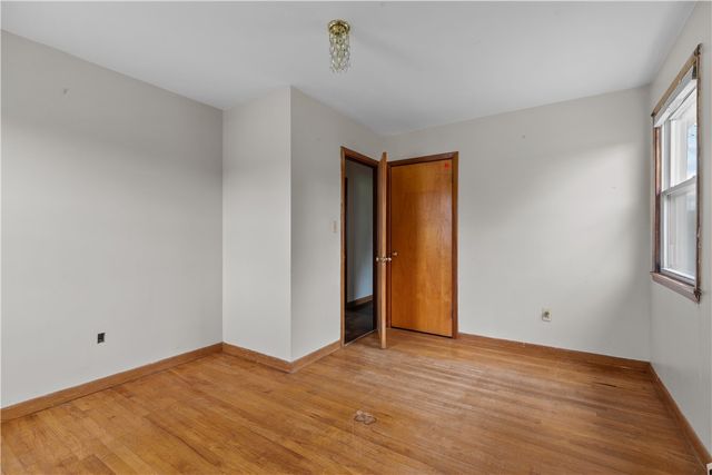 75 Montgomery Street, Tiverton, RI 02878