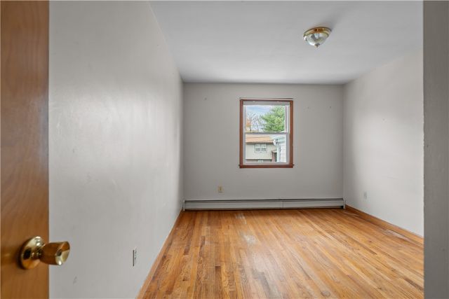 75 Montgomery Street, Tiverton, RI 02878