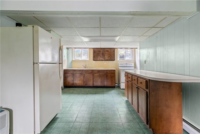 75 Montgomery Street, Tiverton, RI 02878