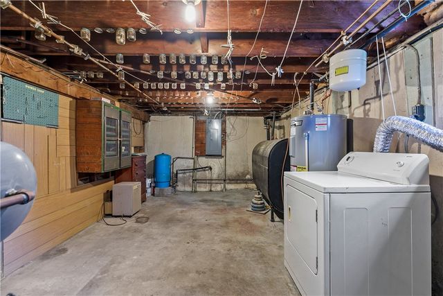 75 Montgomery Street, Tiverton, RI 02878