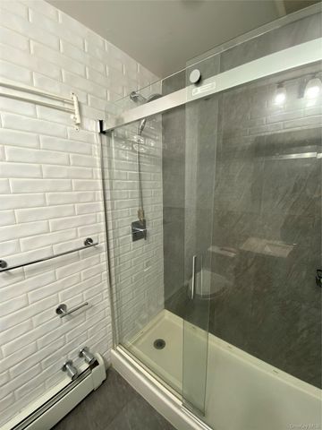 32-28 42nd Street 1, Astoria, NY 11103
