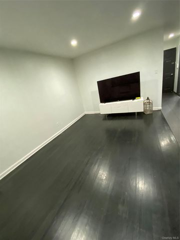 32-28 42nd Street 1, Astoria, NY 11103