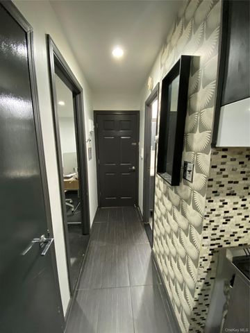 32-28 42nd Street 1, Astoria, NY 11103