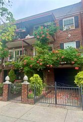 32-28 42nd Street 1, Astoria, NY 11103