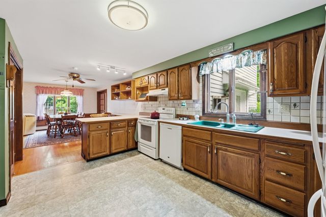 62 Wire Road, Merrimack, NH 03054