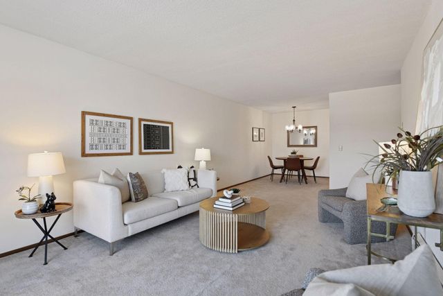 205 Barry Avenue S 303, Wayzata, MN 55391