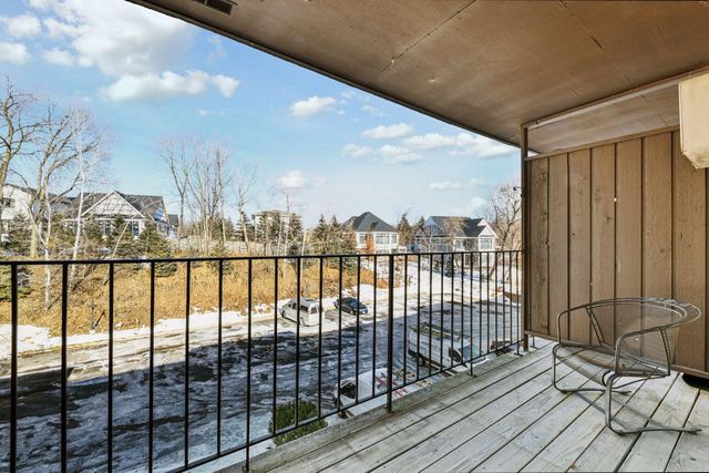 205 Barry Avenue S 303, Wayzata, MN 55391