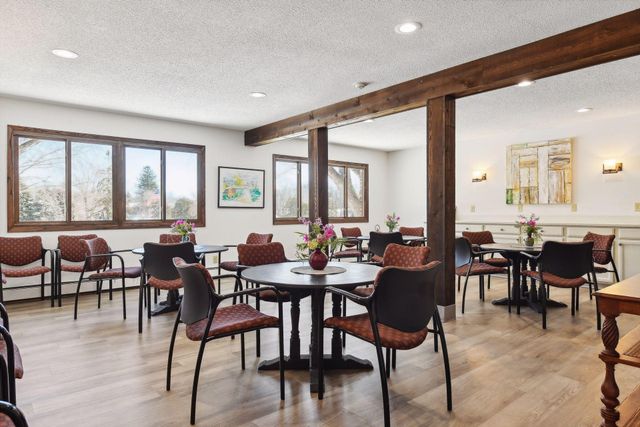 205 Barry Avenue S 303, Wayzata, MN 55391