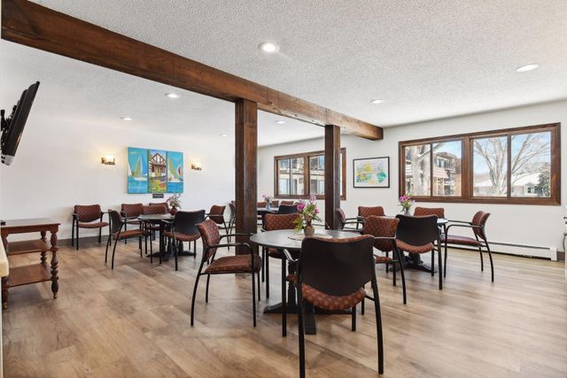 205 Barry Avenue S 303, Wayzata, MN 55391