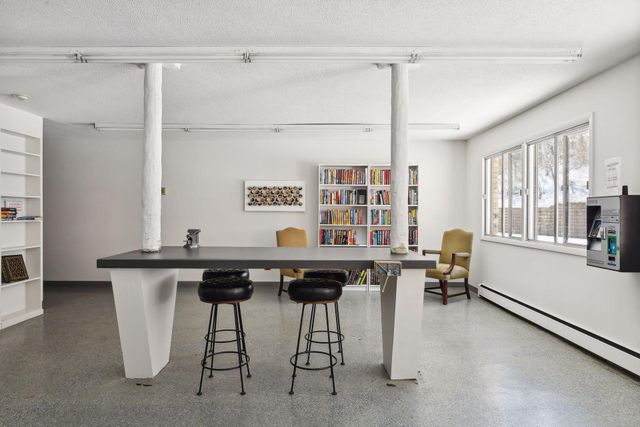 205 Barry Avenue S 303, Wayzata, MN 55391