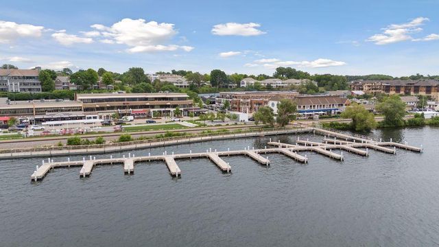 205 Barry Avenue S 303, Wayzata, MN 55391