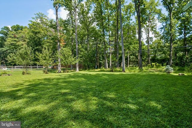 15 WILFRED DR, Yardley, PA 19067