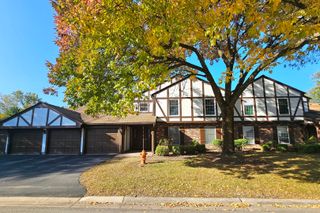 43 Glencoe Court 202B, Naperville, IL 60565