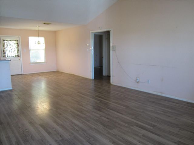 20697 Pierceall Road, Hempstead, TX 77445