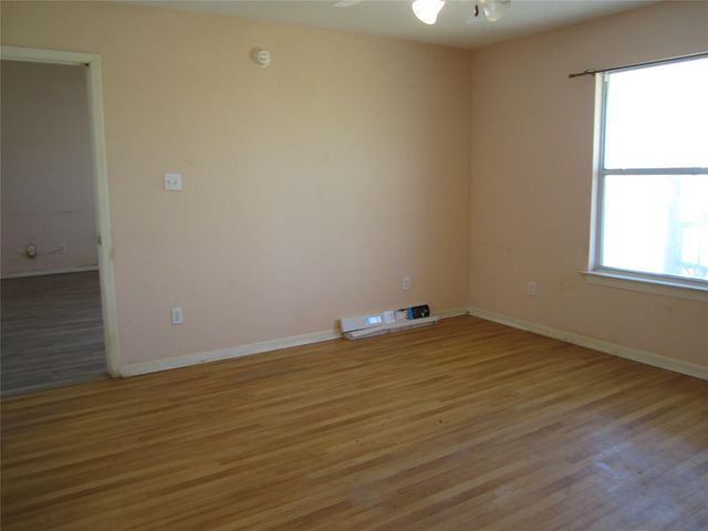 20697 Pierceall Road, Hempstead, TX 77445