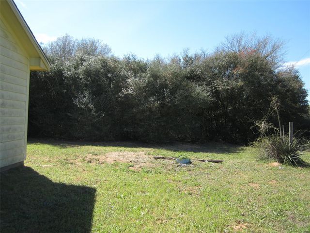 20697 Pierceall Road, Hempstead, TX 77445