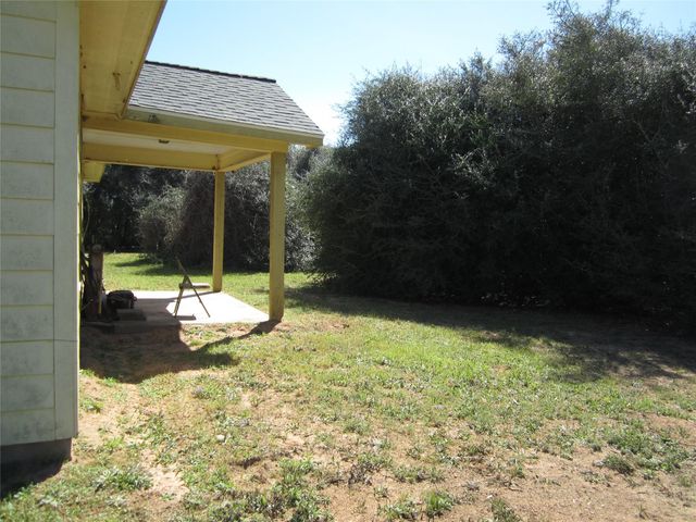 20697 Pierceall Road, Hempstead, TX 77445