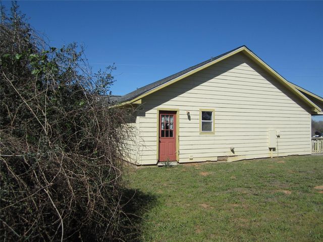 20697 Pierceall Road, Hempstead, TX 77445