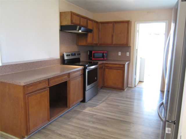 20697 Pierceall Road, Hempstead, TX 77445