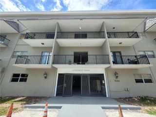 5100 SW 41st St 319, Pembroke Park, FL 33023