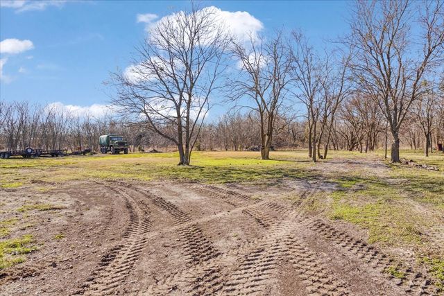 5740 County Road 1091, Celeste, TX 75423