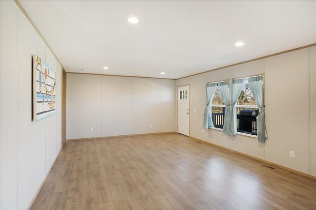 5740 County Road 1091, Celeste, TX 75423