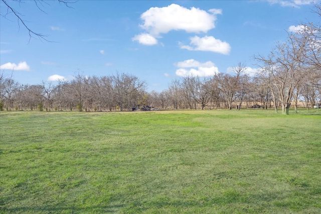 5740 County Road 1091, Celeste, TX 75423