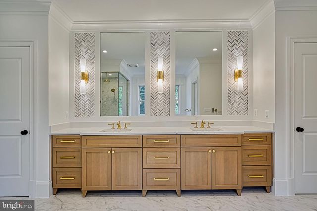 4740 34TH RD N, Arlington, VA 22207