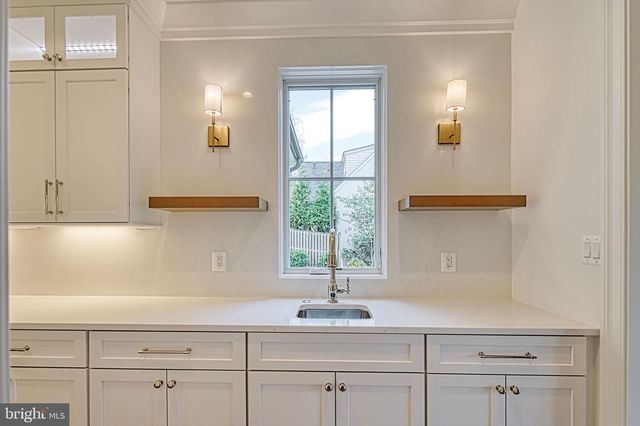 4740 34TH RD N, Arlington, VA 22207