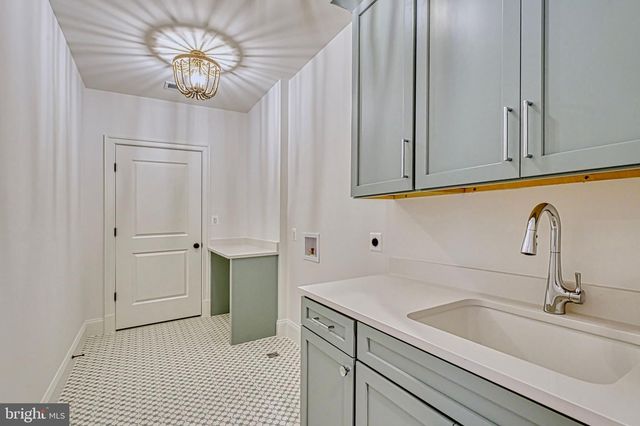 4740 34TH RD N, Arlington, VA 22207