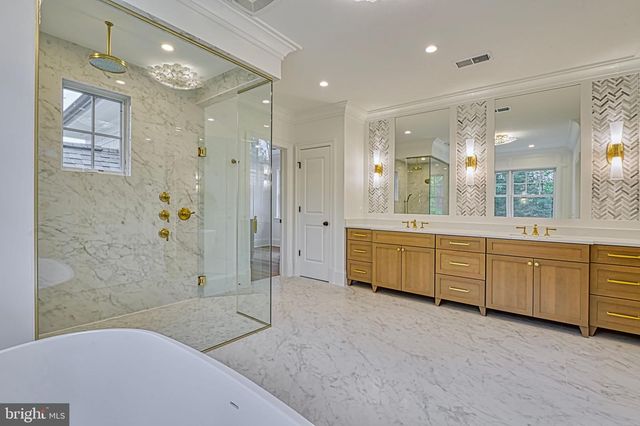 4740 34TH RD N, Arlington, VA 22207